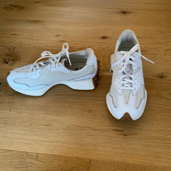 White New Balance Women's 327 | - Picture 8 of 13